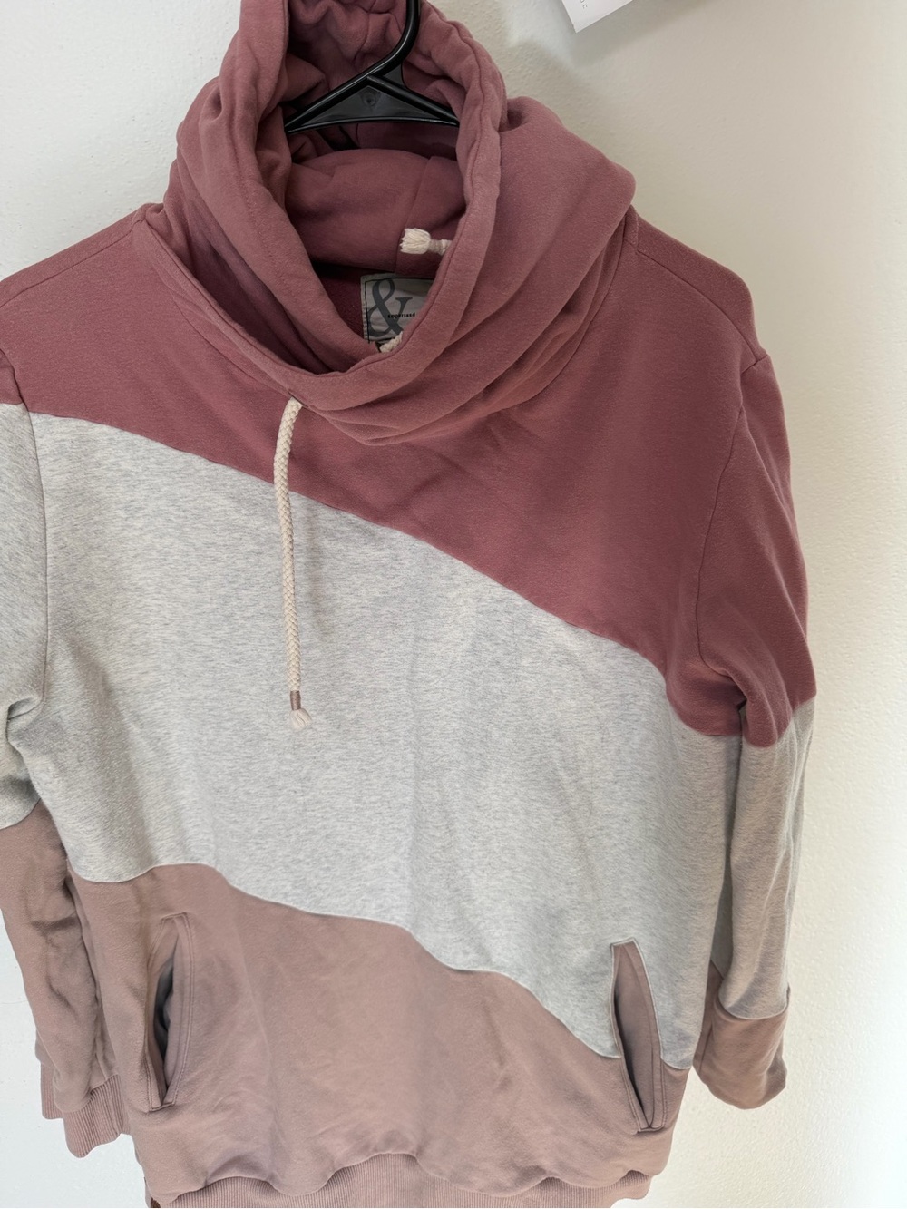 AMPERSAND AVE Dusty Rose, Light Gray & Taupe Colorblock Cowl Sweatshirt